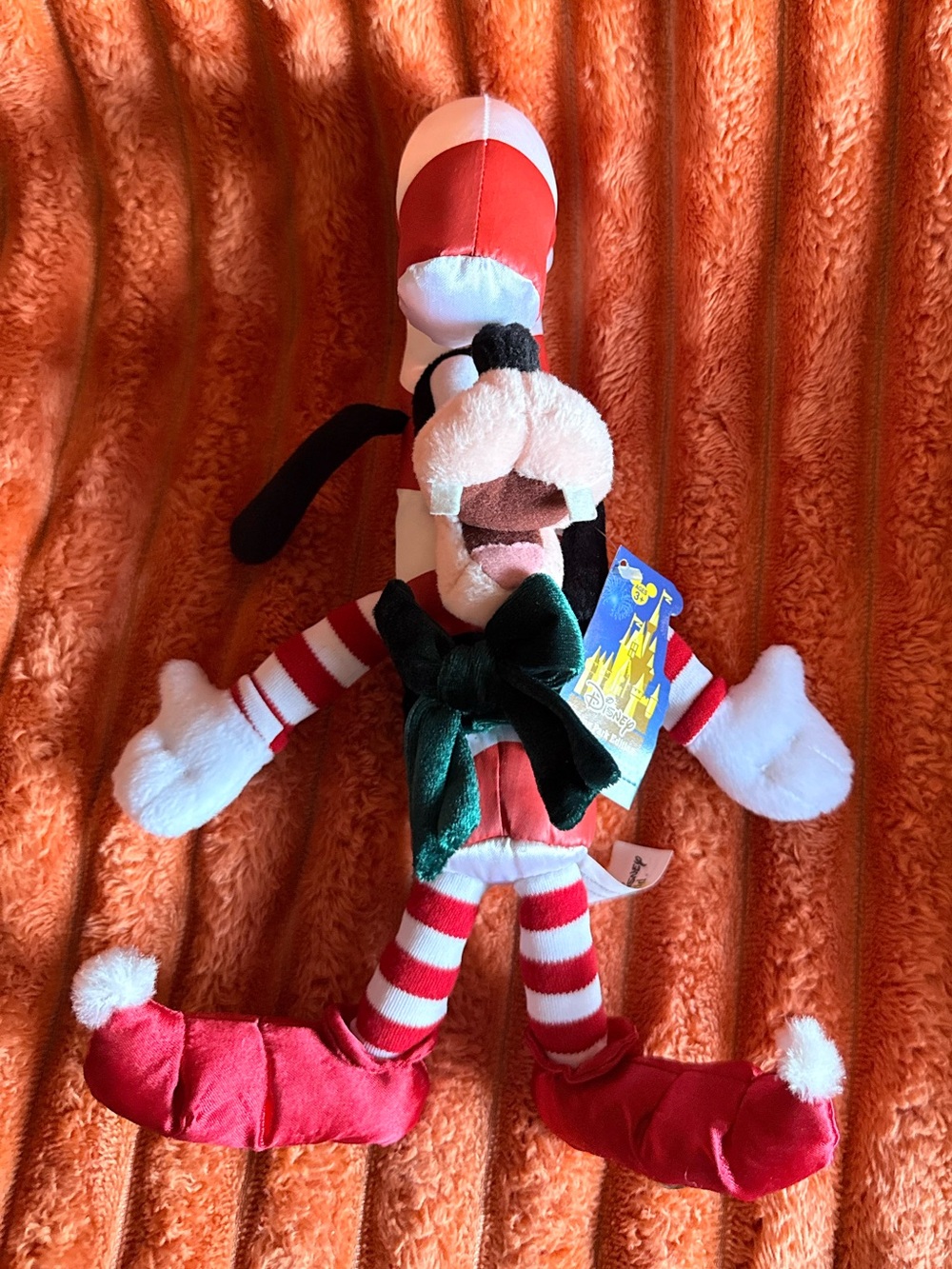 NWTS Disney Christmas Goofy Bean Bag Holiday Plush W/ Red, Orange & Gold Accents
